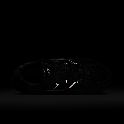 Γυναικεία παπούτσια Nike V5 RNR με ανακλαστικές λεπτομέρειες