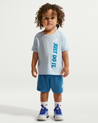Детская футболка Nike Sportswear Toddler "Just Do It" Graphic and Mesh Shorts Set