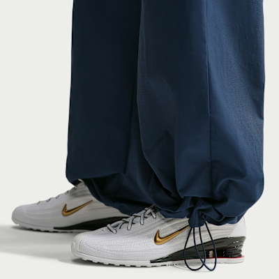 Nike Paris Saint-Germain Everything Wovens Deplasman Nike Sportswear Kadın Orta Yüksek Belli Kargo Futbol Eşofman Altı görsel 6