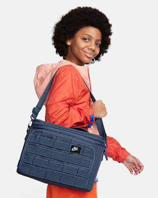 Женская сумка Nike Sportswear Plus Lunch Bag (9L)