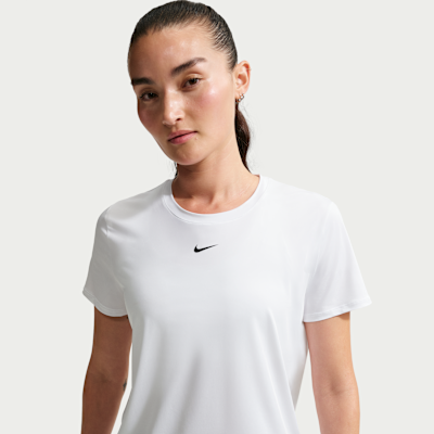 Nike One Classic Dri-FIT Kısa Kollu Kadın Üstü