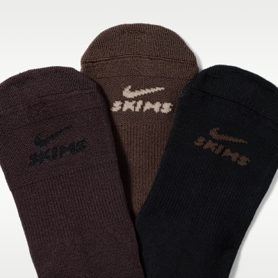 NikeSKIMS Dri-FIT Bilek Kadın Çorabı (3 Çift) görsel 2
