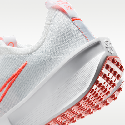 나이키 인터랙트 런 여성 로드 러닝화