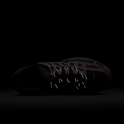 ナイキ P-6000 SE ウィメンズシューズ リフレクティブ (再帰反射) アクセント付き