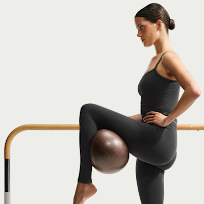 NikeSKIMS Ribbed Seamless Yüksek Belli 66 cm Kadın Taytı görsel 4