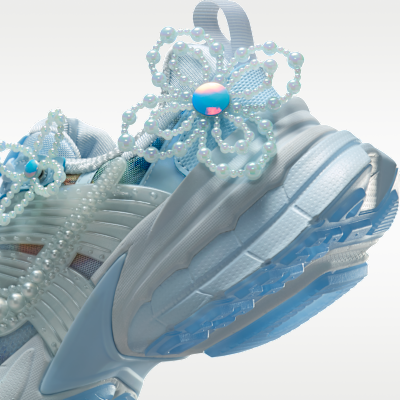 Nike V2K Run 女款藝術家系列女鞋