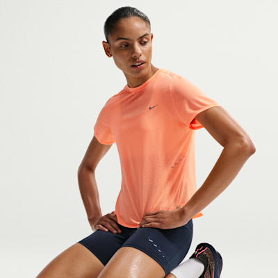 Nike Swift Breathe Dri-FIT Kısa Kollu Kadın Koşu Üstü