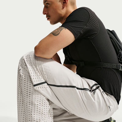 Nike Tech Dri-FIT Shori Örgü Açık Paçalı Erkek Eşofman Altı görsel 4