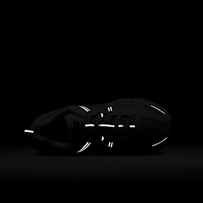 Nike Vomero 5 大童反光裝飾鞋款