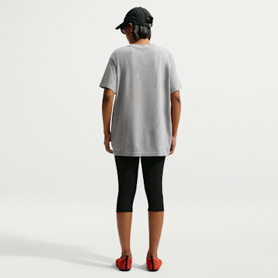 Nike Sportswear Classic Bol Kadın Tişörtü görsel 5