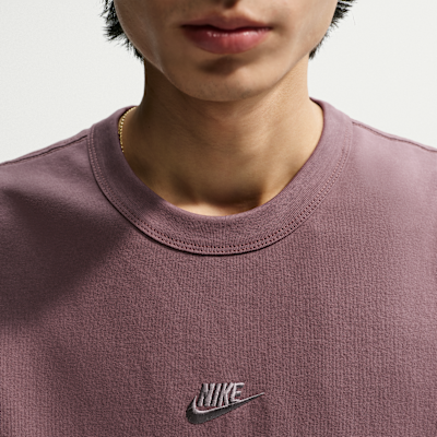 Nike Sportswear Premium Essentials Erkek Tişörtü görsel 3