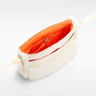 กระเป๋าเด็กโตแบบพาดลำตัวขนสัตว์สังเคราะห์ Nike (1 ล.)