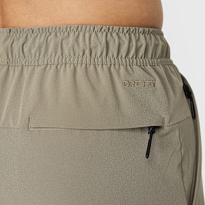 Nike Unlimited Dri-FIT Fermuarlı Paçalı Çok Yönlü Erkek Eşofman Altı görsel 5