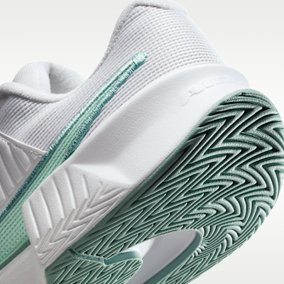 Nike GP Challenge Pro Women's Hard Court Tennis Shoes