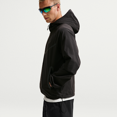Nike Tech Dokuma Erkek Şortu görsel 4