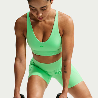Nike Universa Orta Destekli Pedli Kadın Spor Sütyeni görsel 3