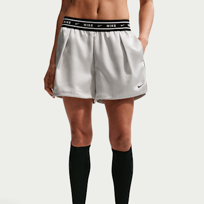 Nike Sportswear Bol Kesimli Normal Belli Saten Kadın Şortu görsel 2