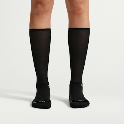 Nike Everyday Elevated Over-The-Calf Çorap (1 Çift) görsel 2