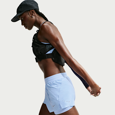 Nike Swift Dri-FIT Normal Belli 2'si 1 Arada Kadın Koşu Şortu görsel 4