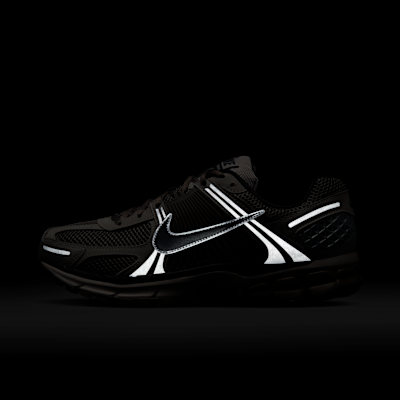 รองเท้าผู้ชาย Nike Zoom Vomero 5