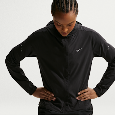 Nike Swift Repel Toplanabilir Kadın Koşu Ceketi görsel 3