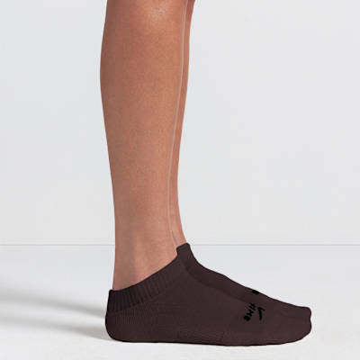 Meias pelo tornozelo Dri-FIT NikeSKIMS para mulher (3 pares)