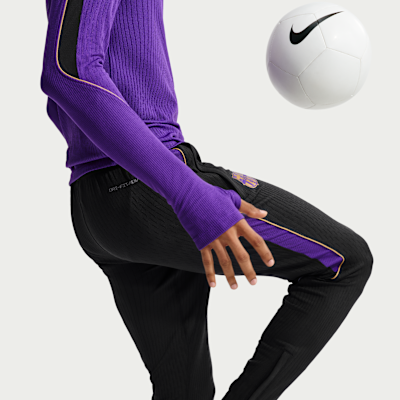 Nike FC Barcelona Strike Elite Deplasman Kobe Dri-FIT ADV Örgü Erkek Futbol Antrenman Üstü görsel 3