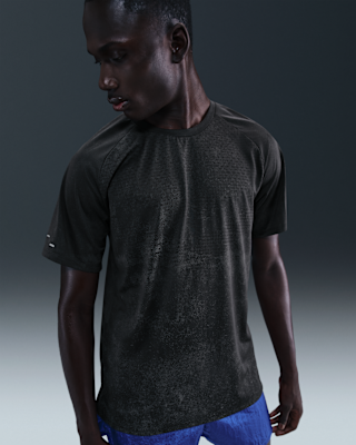 Мужские шорты Nike Stride Dri-FIT ADV Short-Sleeve Top with Reflective Accents для бега