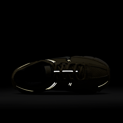 Nike Zoom Vomero 5 女鞋 (具反光裝飾)