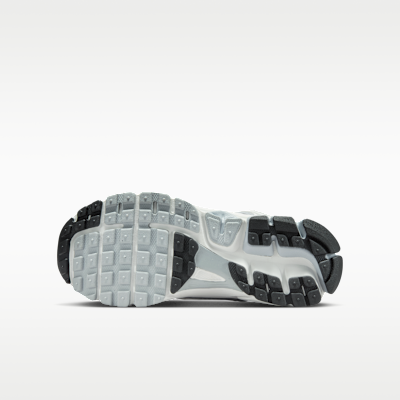 Nike Vomero 5 大童反光裝飾鞋款