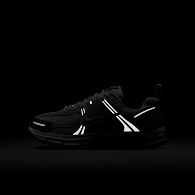 Nike Vomero 5 大童反光裝飾鞋款