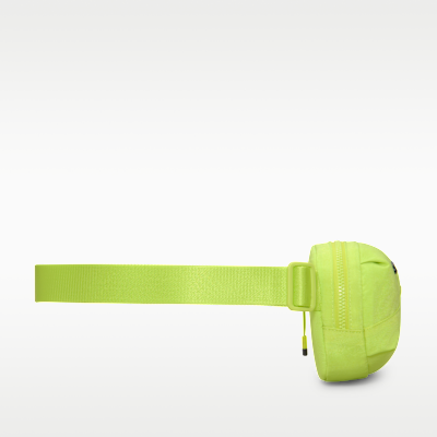 กระเป๋าพาดลำตัว Nike Aura (2 ล.)