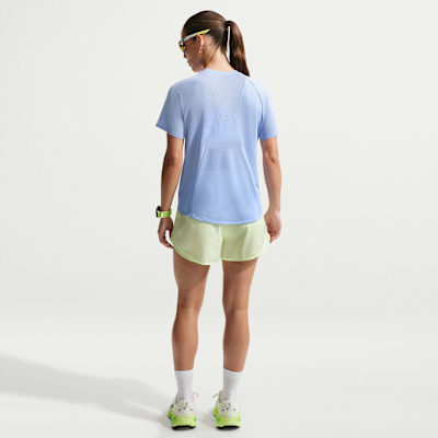 Nike Swift Dri-FIT Kısa Kollu Kadın Koşu Üstü görsel 5