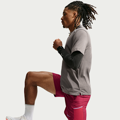 Nike Miler Dri-FIT 2'si 1 Arada 18 cm Erkek Koşu Şortu görsel 4