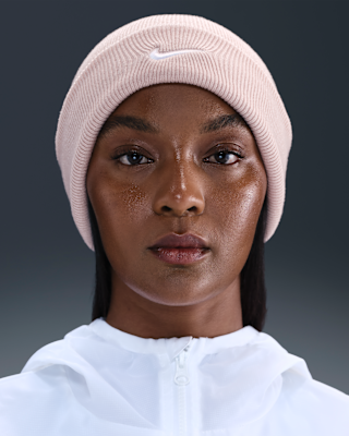 Женские  Nike Peak Swoosh Beanie