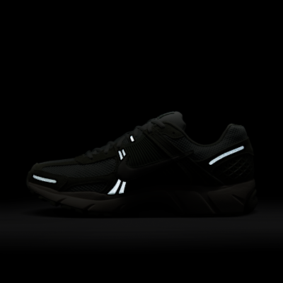 รองเท้าผู้ชาย Nike Zoom Vomero 5