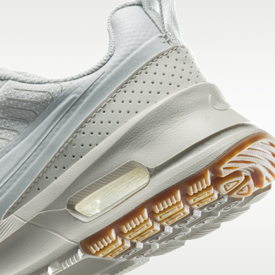 ナイキ エア マックス ニュアクシス ウィメンズシューズ