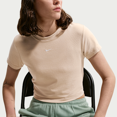 Nike Sportswear Chill Knit Crop Tarzı Kadın Tişörtü