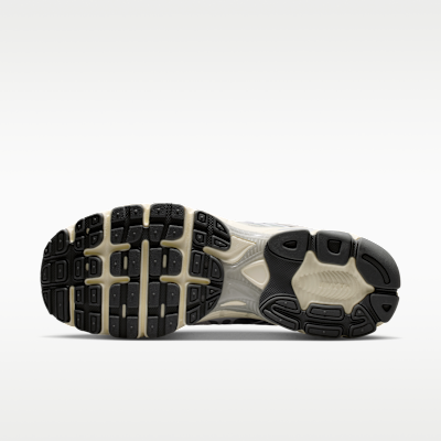 Nike Air Max Moto 2K Erkek Ayakkabısı görsel 2
