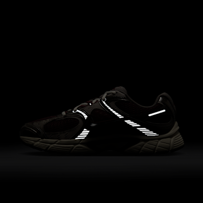 ナイキ V5 RNR メンズシューズ