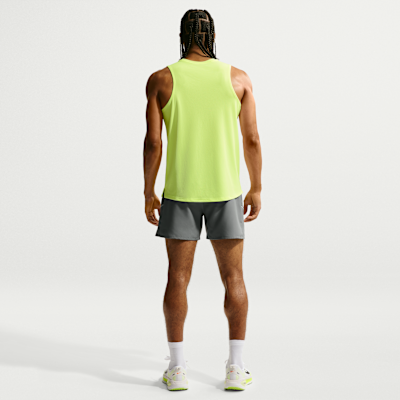 Nike Miler Dri-FIT 2'si 1 Arada 13 cm Erkek Koşu Şortu görsel 5