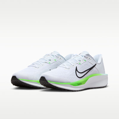 Tenis de correr en pavimento para hombre Nike Quest 6