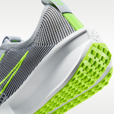 Tenis de correr en pavimento para hombre Nike Interact Run