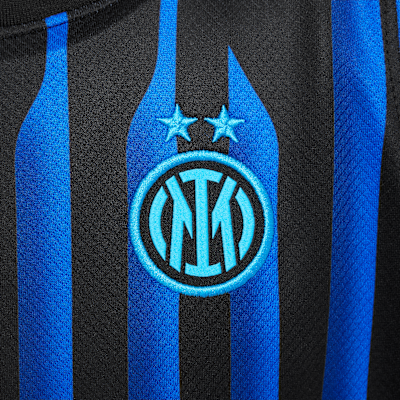 Inter Milan 2025/26 Stadium Home Younger Kids' Nike Football Replica 3-Piece Kit