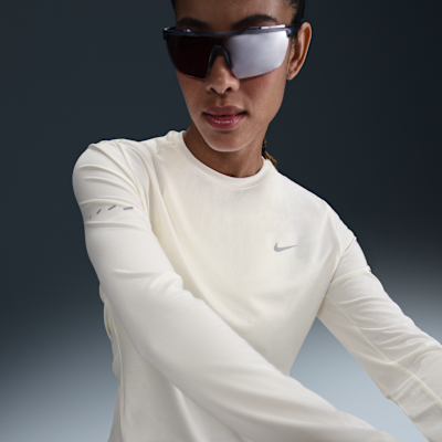 Nike Swift Dri-FIT UV Uzun Kollu Crew Yakalı Kadın Koşu Üstü