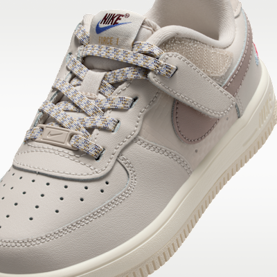 Nike Force 1 Low LV8 EasyOn Younger Kids' Shoes