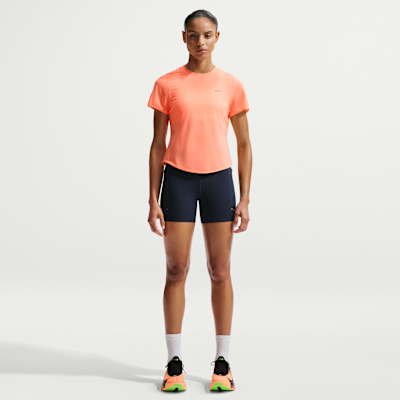 Nike Swift Breathe Dri-FIT Kısa Kollu Kadın Koşu Üstü görsel 4