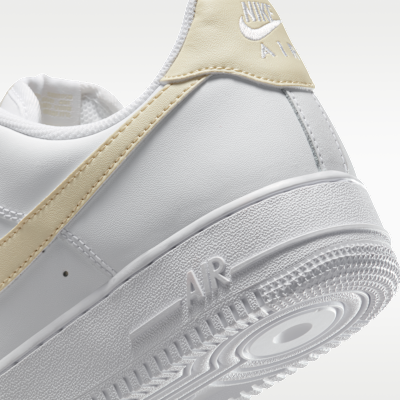 รองเท้าผู้ชาย Nike Air Force 1 '07