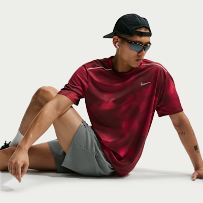 Nike Miler Dri-FIT Kısa Kollu Erkek Koşu Üstü görsel 3