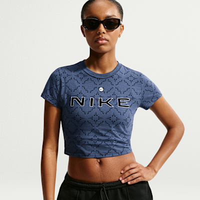 Nike Sportswear Chill Knit Dar Kesimli Crop Kadın Tişörtü